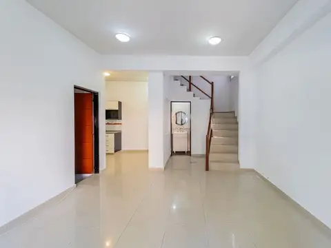 Depto Tipo Casa en Venta con 1 cocheras