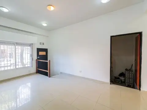 Depto Tipo Casa en Venta en Flores, USD 190.000