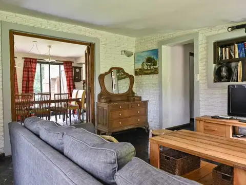 Casa 7 ambientes con 4 baños