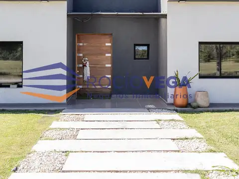 Casa 5 ambientes con 3 baños