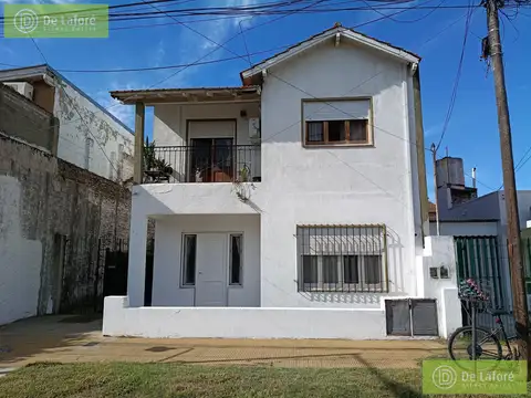 Venta - Casa 6 ambientes en Beccar multifamiliar con dos viviendas
