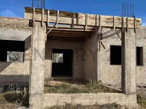 Casa 2 ambientes con 1 baño