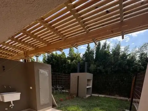 Casa en Venta en Condominio Dos Cedros, USD 102.000