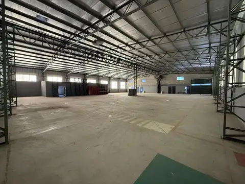 Nave industrial en parque industrial de Ezeiza 