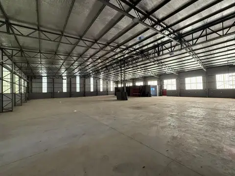 AMPLIA NAVE INDUSTRIAL EN EL PARQUE INDUSTRIAL DE EZEIZA