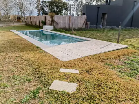 Casa 4 ambientes con 1 baño