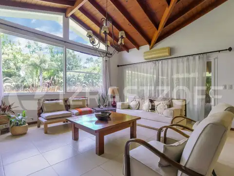 Casa 6 ambientes con 3 baños