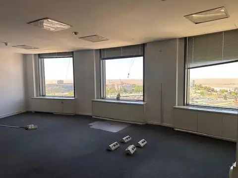 Oficina 10 ambientes con 3 baños