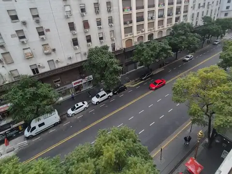 Oficina en Alquiler 80 años