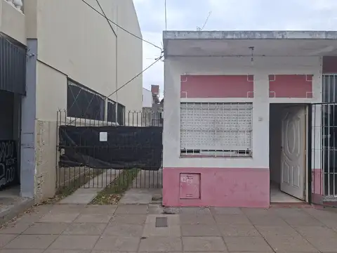 Departamento en alquiler 2 ambientes con cochera y fondo libre – Parque San Martín