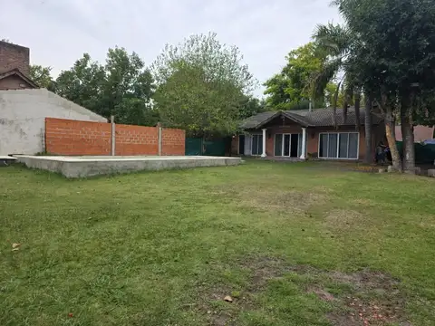 Lote con pileta y quincho en Villa Udaondo