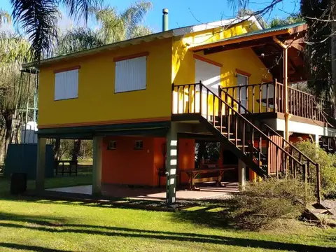 Rio o Arroyo Cruz Colorada Muelle: Costa Este 40 metros de frente. Arroyo Cruz Colorada  al 200