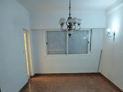 Depto Tipo Casa en Alquiler con 1 cocheras