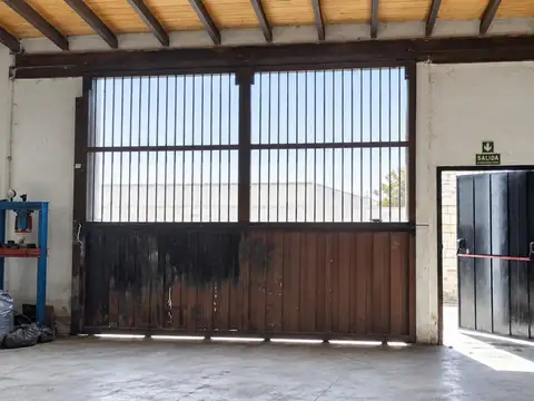 GALPÓN CON OFICINAS EN VENTA – ZONA INDUSTRIAL  ITUZAINGO