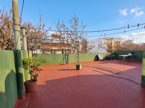 Tomás A. Le Bretón 4600, Piso 1