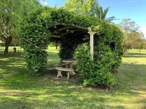 CASA DE CAMPO EN 5 HECTAREAS EN KM 63,5 RUTA 2