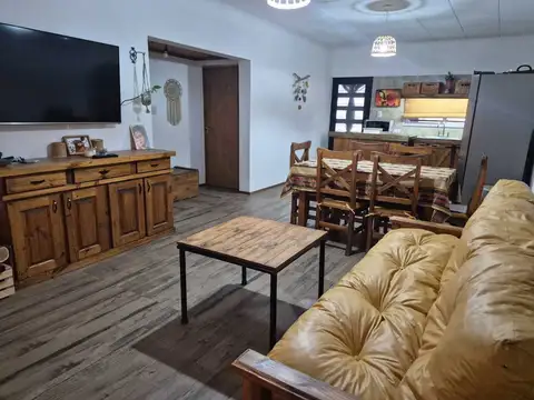 Casa 3 ambientes con 1 baño