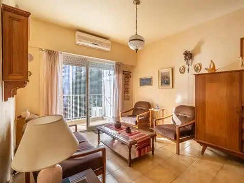 Estomba 2300, Piso 1