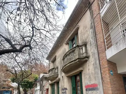 VENTA CASA EN 3 DE FEBRERO AL 2500