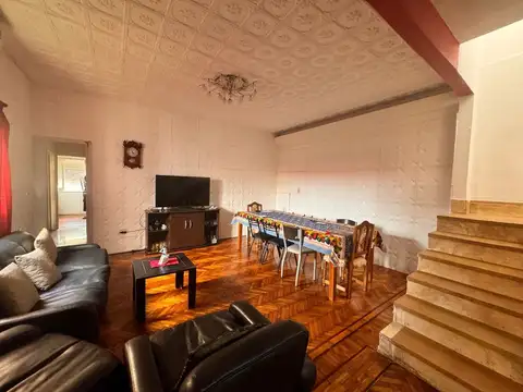 Depto Tipo Casa 4 ambientes con 3 baños