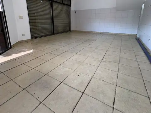 Local en Alquiler en Lanus Este, $ 800.000