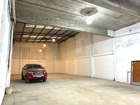 Alquiler galpón comercial Libertad y Tandil 