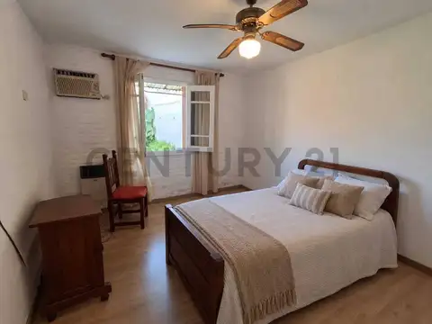 Casa 5 ambientes con 2 baños