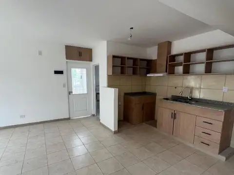 Depto Tipo Casa 3 ambientes con 1 baño