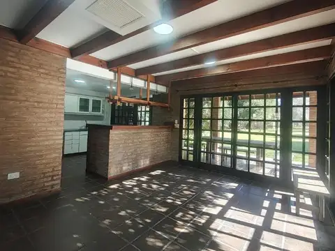 Casa en Alquiler de 4 dormitorios