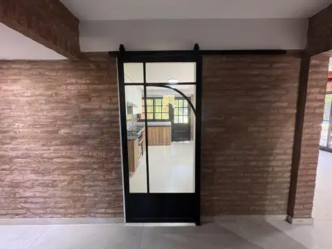 Casa en Alquiler de 4 dormitorios
