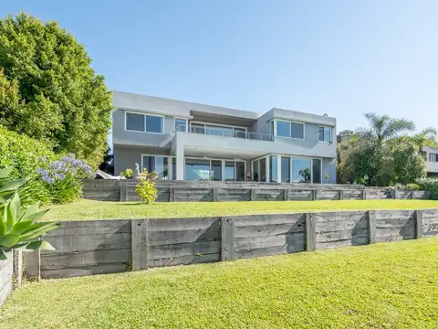 Casa al rio en Albanueva