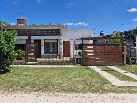 Casa 4 ambientes con 1 baño
