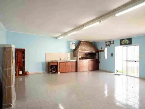 Casa c/Local a estrenar, Gran Quincho/SUM y Parque