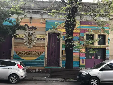 Casa - Terreno en calle 59 e/8 y 9 - ideal desarrollo - La Plata