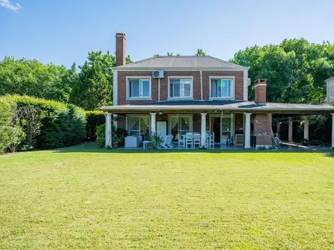 Casa en Venta con Escritura - 3 Dorm. - Pilar del Este