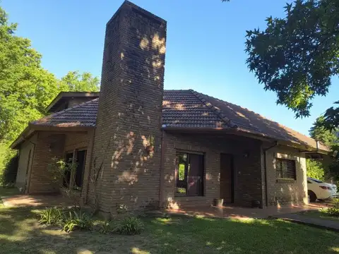 Casa 5 ambientes con 4 baños