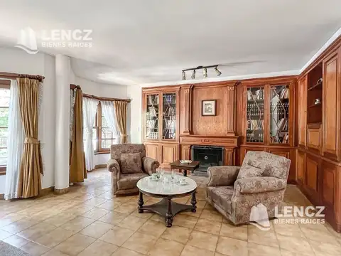  RESERVADO  ALQUILER CHALET 5 AMBIENTES 3 COCHERAS, PATIO. QUILMES CENTRO -APTO COMERCIAL