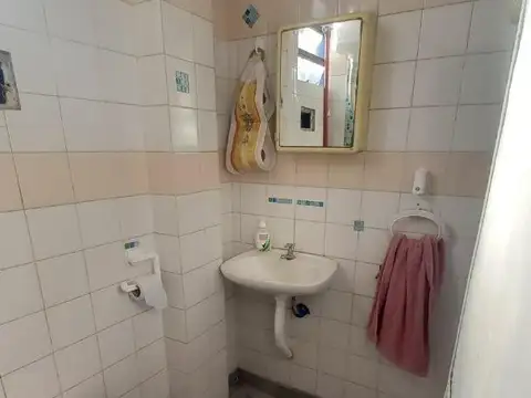 VENTA - 3 Galpones / Locales + Depto 4 ambientes - Ballester