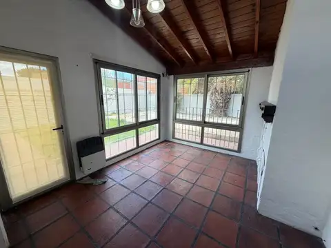 CASA EN VENTA EN BARRIO ARIEL DEL PLATA