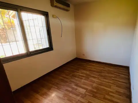 CASA EN VENTA EN BARRIO ARIEL DEL PLATA
