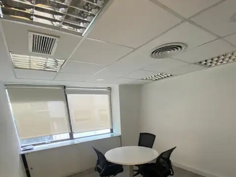 Oficina en Alquiler con 2 cocheras