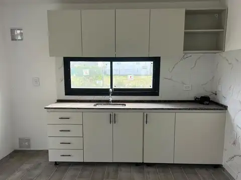 Casa en Alquiler en Los Pinos, Alvarez Dos dormitorios