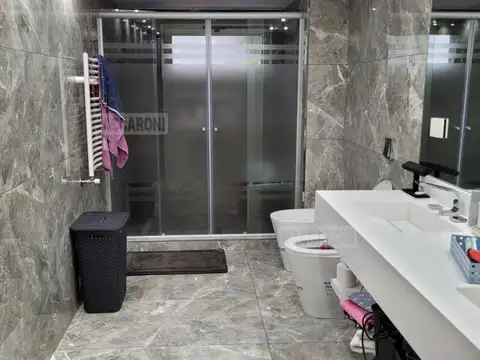 Casa 5 ambientes con 4 baños