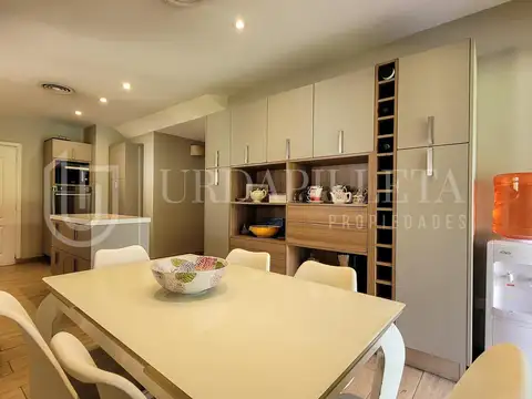 Casa en Alquiler con 1 cochera