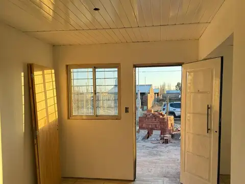 Casa 2 ambientes con 1 baño