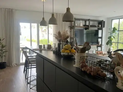 Casa en venta en Barrio El Encuentro, Tigre - 6 ambientes