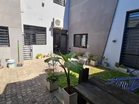 Venta Casa 4 ambientes Bernal