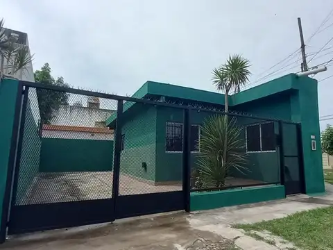 Casa en alquiler 3 ambientes con cochera Padua