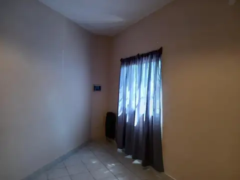Casa en alquiler 3 ambientes con cochera Padua