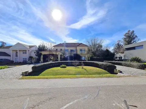 Abril Club de Campo , Piso 0